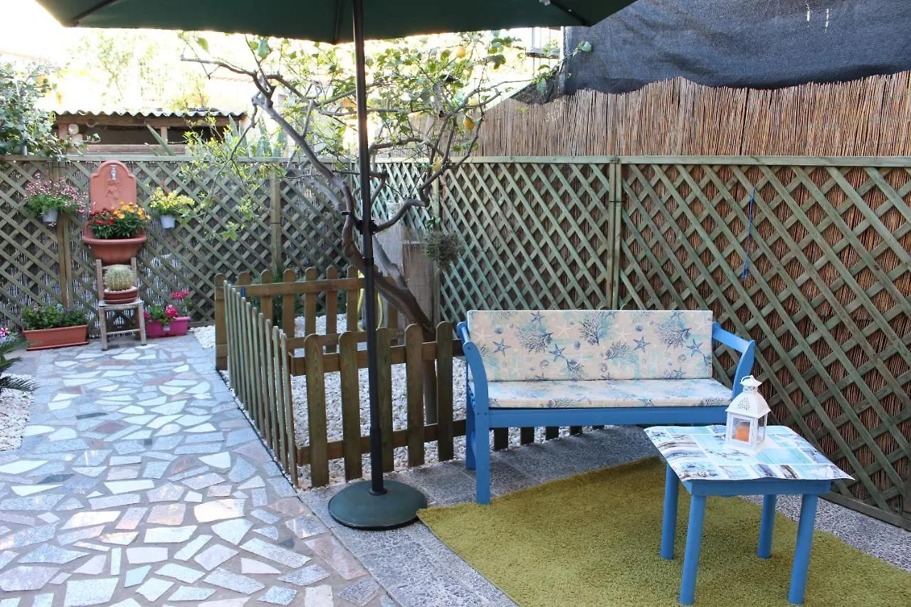 Casa Vacanze Nonna Franca Càbras