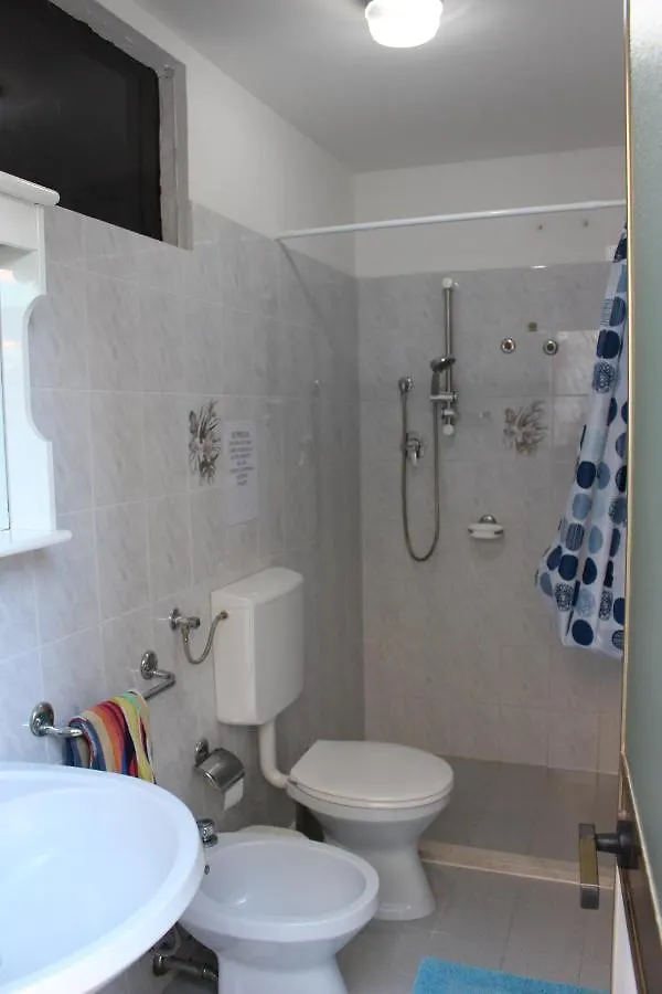 Casa Vacanze Nonna Franca Càbras